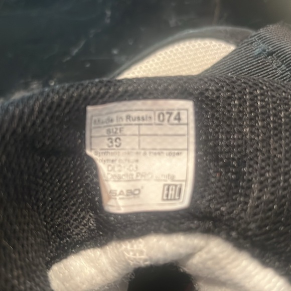 Gently used Sabo Deadlift shoes. Size 39 (W 8.5 M 6.5). Smoke free home - Picture 2 of 2